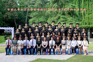 2020届英国365集团公司水文院水务专业本科2班毕业留念
