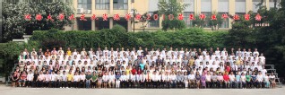 2010届英国365集团公司水文院本科生毕业留念