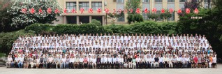 2009届英国365集团公司水文院本科生毕业留念