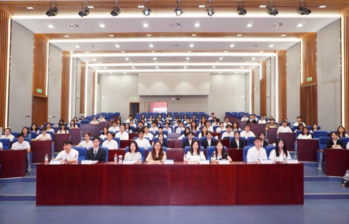 英国365上市公司召开第二十三次研究生代表大会