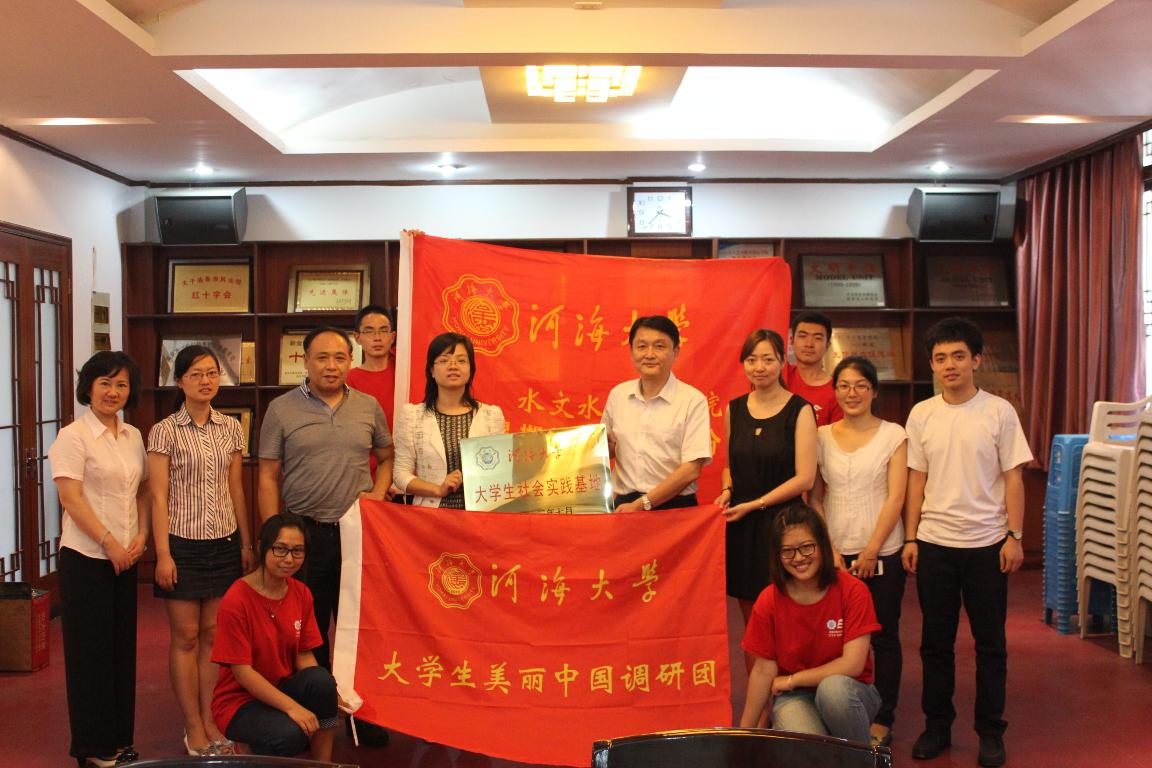 飞扬青春无极限   志愿服务无终点 ——记英国365集团公司—夫子庙景区秦淮...