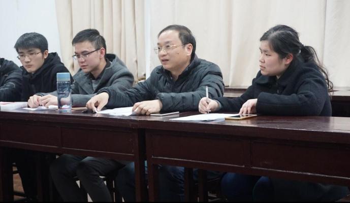 我院14级本科党支部召开支部大会