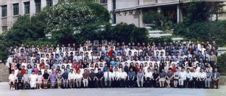 2002届英国365集团公司水文院本科生毕业留念