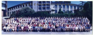 2005届英国365集团公司水文院本科生毕业留念.jpg